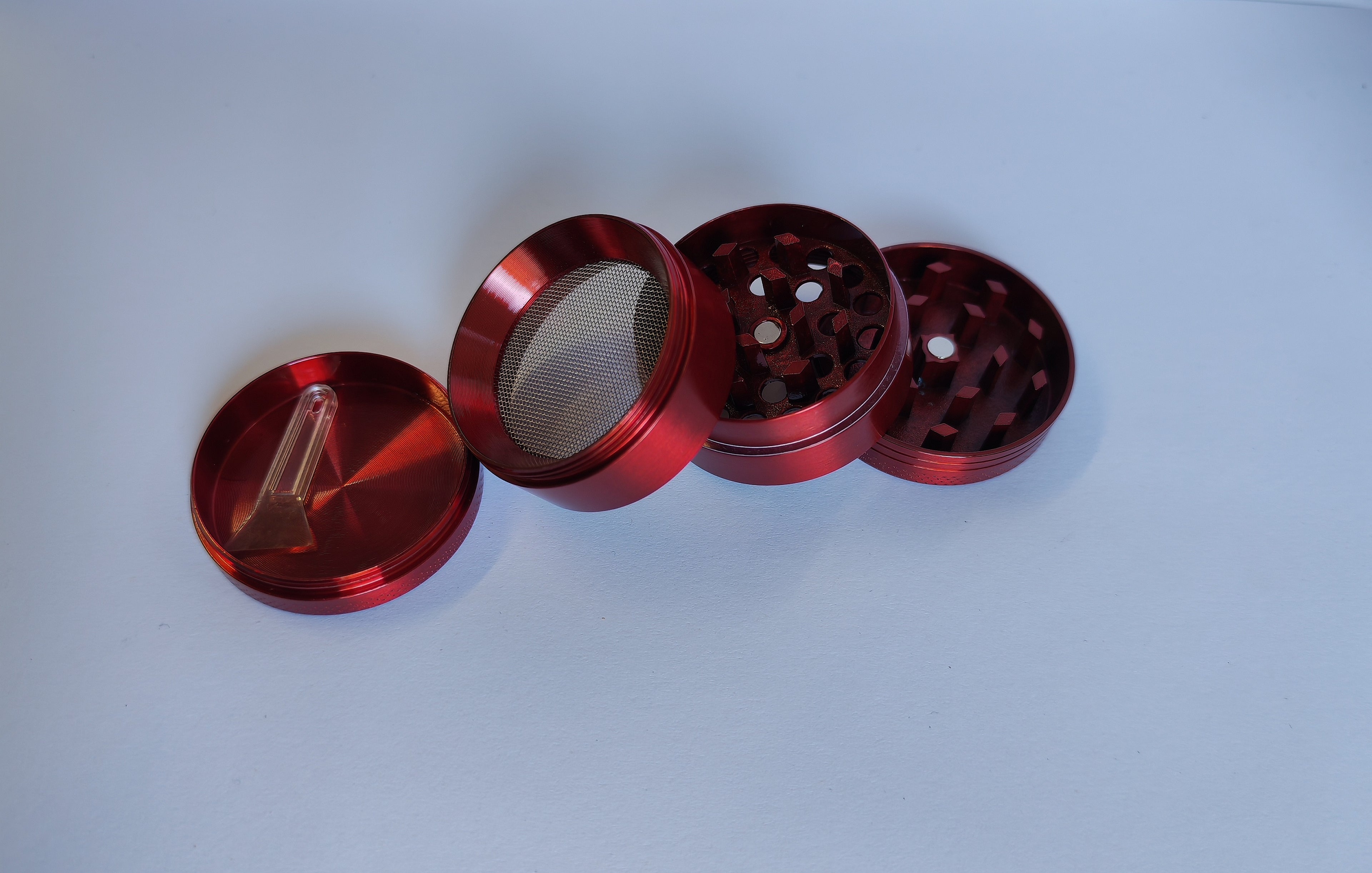 Plain Magnetic 4 Part Grinder