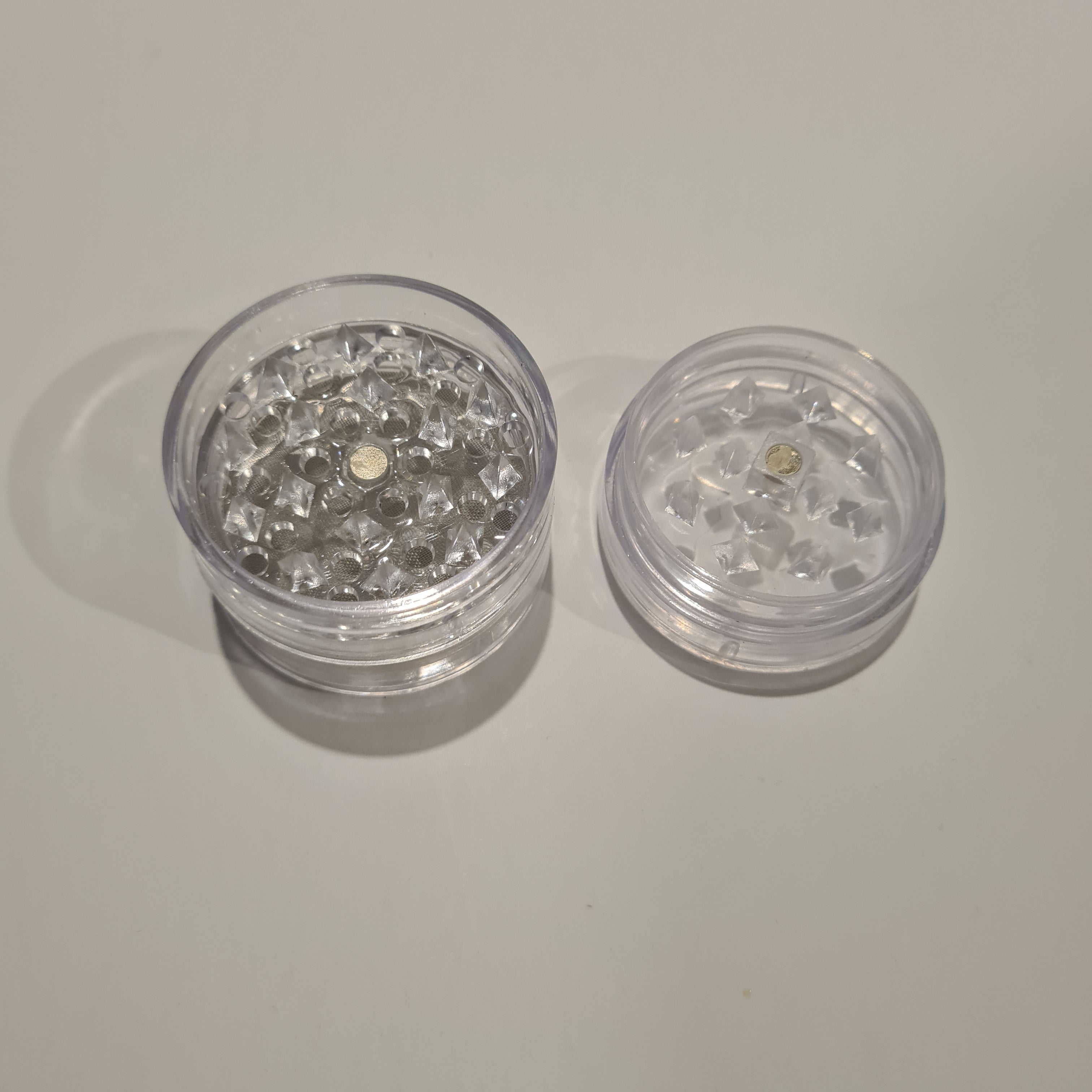 Chongz 5 Part Plastic Grinder (Random Color)