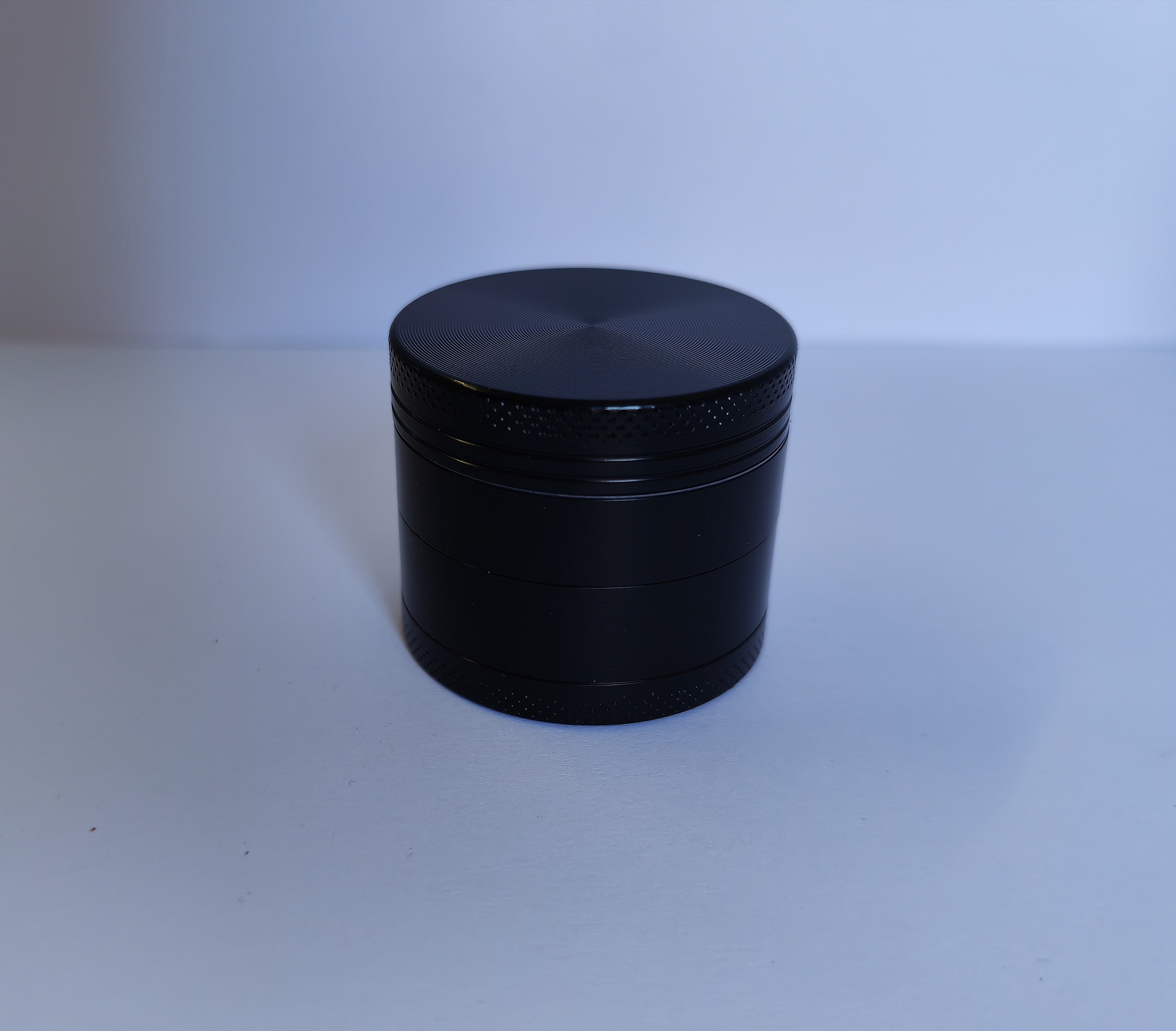Plain Magnetic 4 Part Grinder